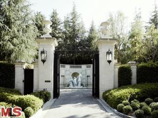 How did the Ultra Luxury Real Estate Market fare in the greater Los Angeles area in 2014?