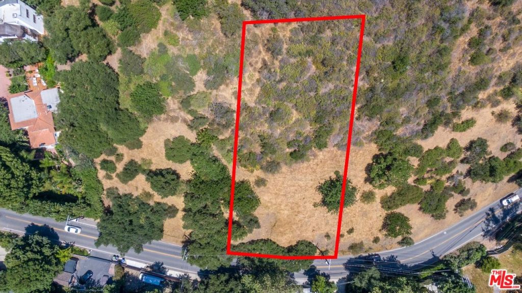 2250 Benedict Cyn