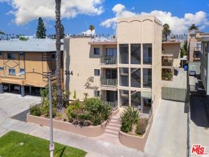 344 S Hobart in mid Wilshire area of Los Angles